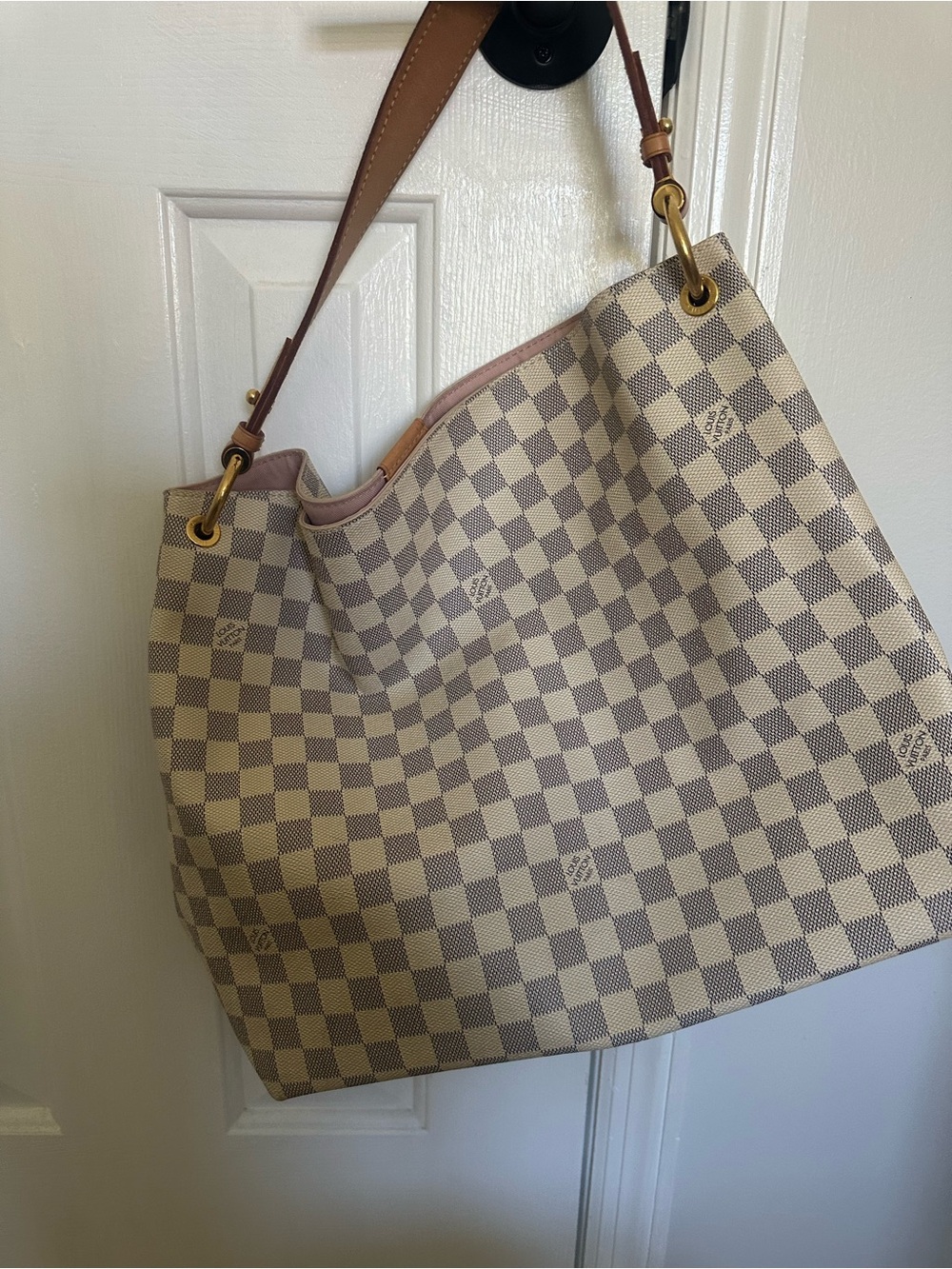 Louis Vuitton Grateful Handbag MM
Pink inside - Picture 4 of 6